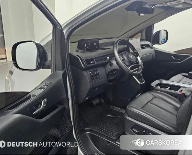 Hyundai Staria 2025 Серебряный из Кореи, фото 2