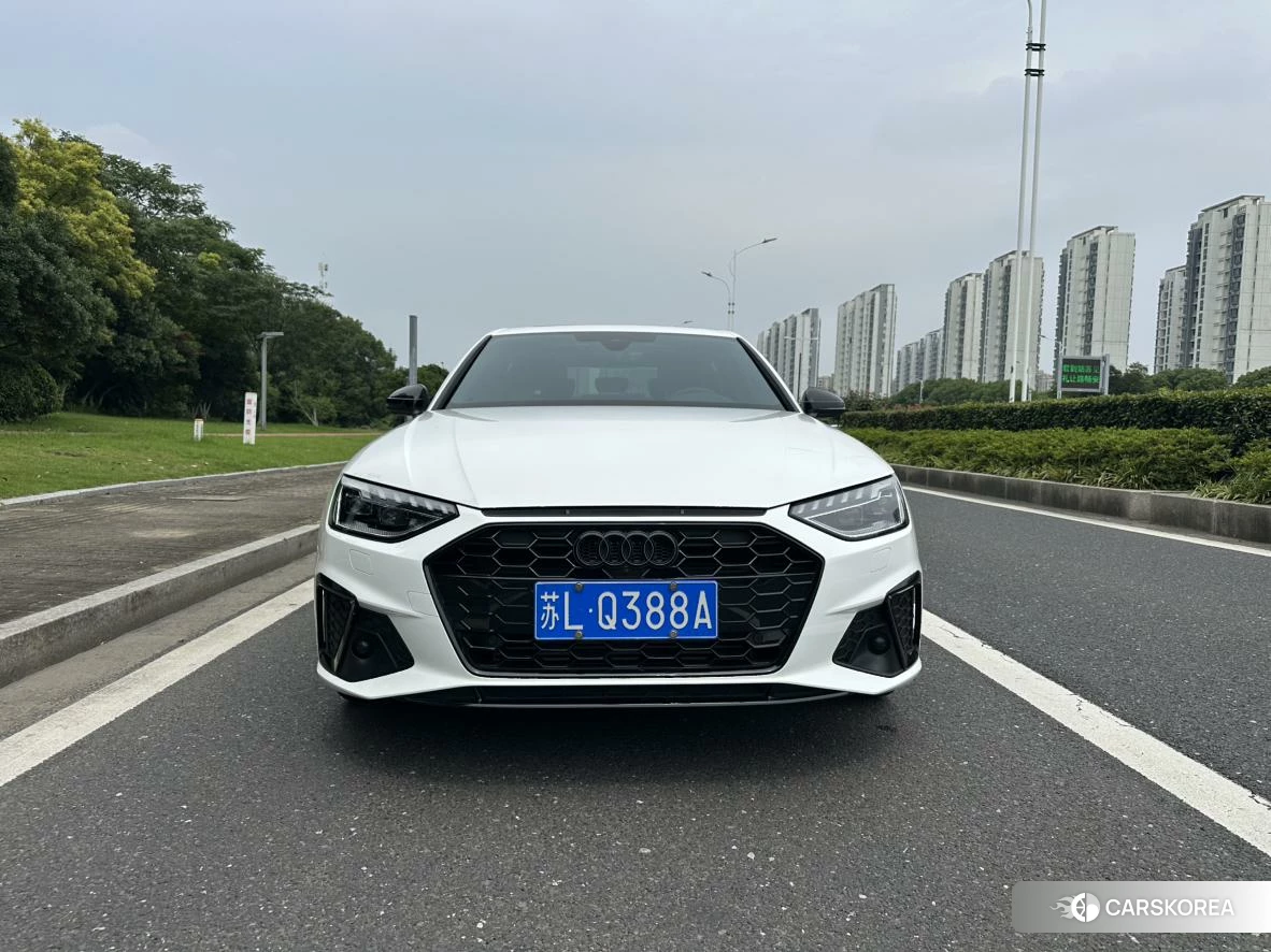 Audi A4L 2023 Белый из Китая, фото 2