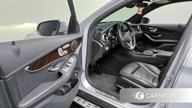 Mercedes-Benz GLC-Class X253 2020 Серебристо-серый из Кореи, фото 2