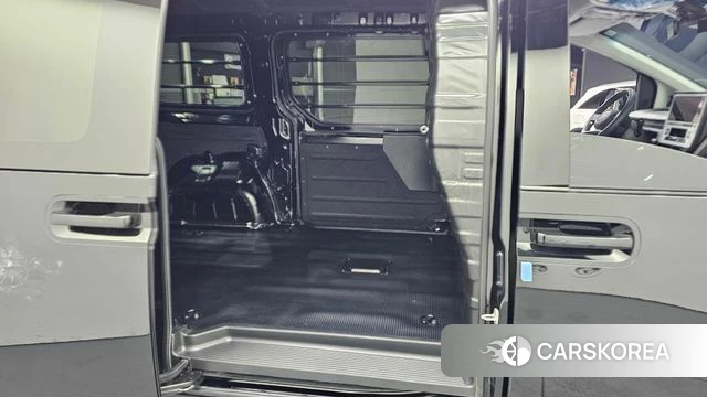 Hyundai Staria 2025 Черный из Кореи, фото 2