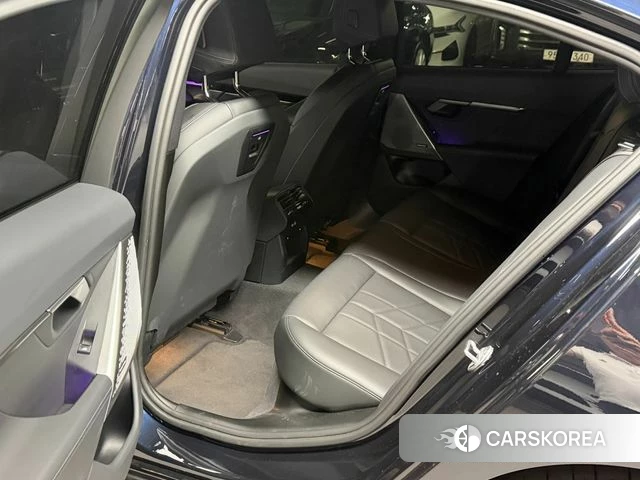 BMW 5 Series (G60) 2024 Черный из Кореи, фото 2