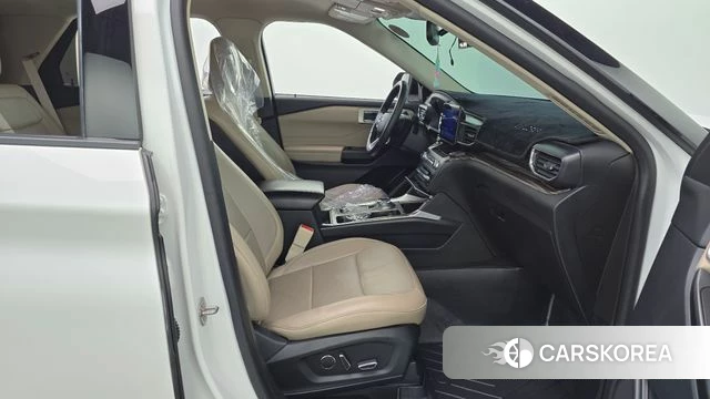 Ford Explorer 6th Generation 2020 Белый из Кореи, фото 2