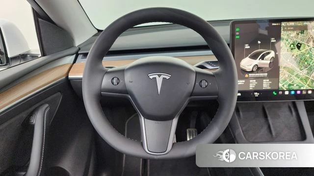 Tesla Model Y 2023 Белый из Кореи, фото 2