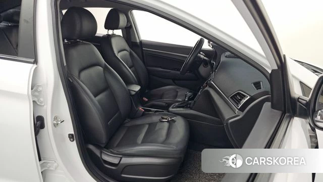 Hyundai Avante AD 2018 Белый из Кореи, фото 2