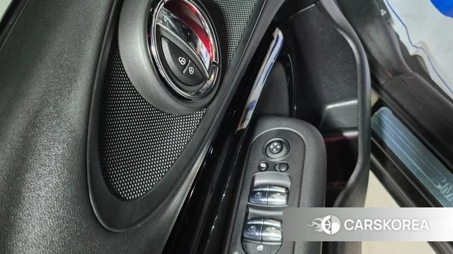 Mini Cooper D Clubman 2021 Белый из Кореи, фото 2