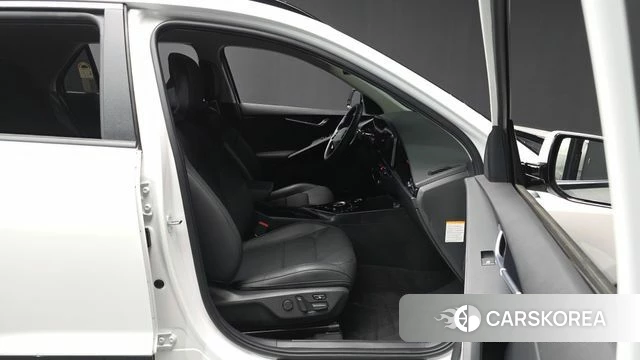 Kia Di Ol Nu Niro 2024 Белый из Кореи, фото 2