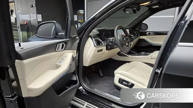 BMW X7 (G07) 2025 Черный из Кореи, фото 2