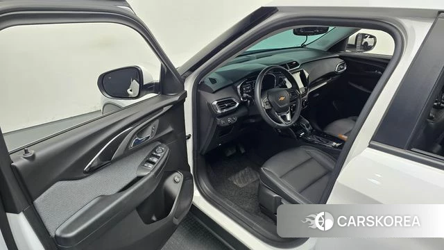 Chevrolet (GM Daewoo) Trailblazer 2023 Белый из Кореи, фото 2