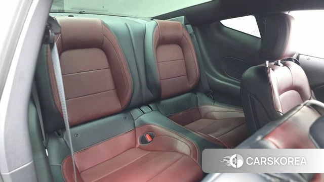 Ford Mustang 7th Generation 2024 Серый из Кореи, фото 2