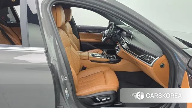 BMW 7 Series (G11) 2020 Серебристо-серый из Кореи, фото 2