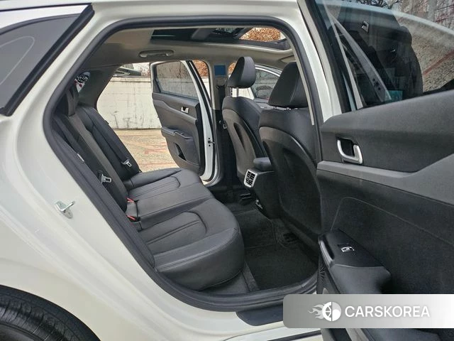 Kia K5 3rd generation 2023 Белый из Кореи, фото 2