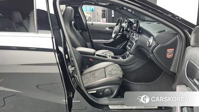 Mercedes-Benz A-Class W176 2018 Черный из Кореи, фото 2