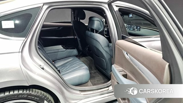 Genesis G80 (RG3) 2023 Серебристо-серый из Кореи, фото 2