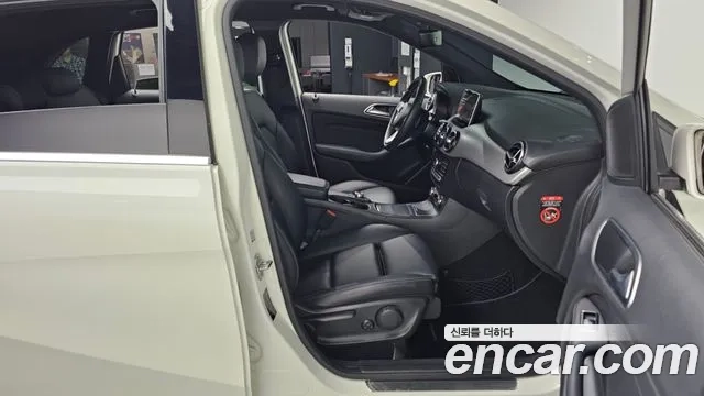 Mercedes-Benz B-Class W246 2018 Белый из Кореи, фото 2