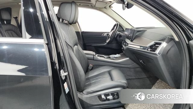BMW X5 (G05) 2023 Черный из Кореи, фото 2