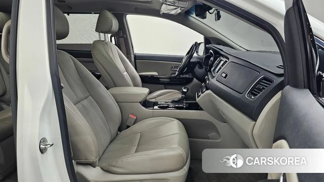 Kia The New Carnival 2018 Белый из Кореи, фото 2