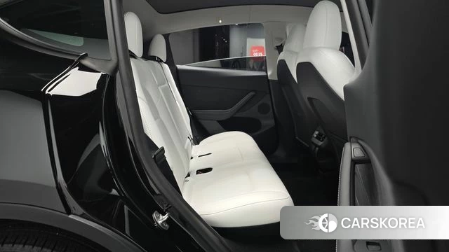 Tesla Model Y 2024 Черный из Кореи, фото 2