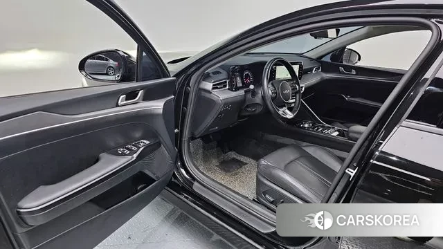 Kia K5 3rd generation 2023 Черный из Кореи, фото 2