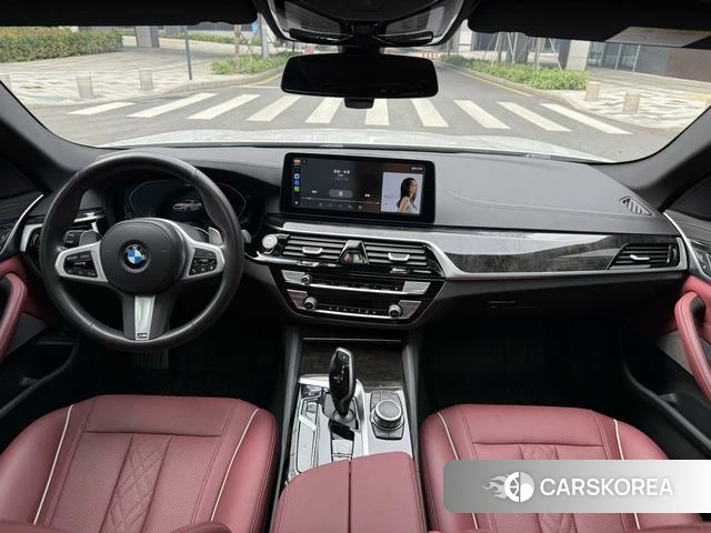BMW 5 series 2022 Белый из Китая, фото 2