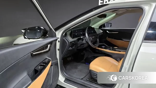 Kia EV6 2021 Серебристо-серый из Кореи, фото 2