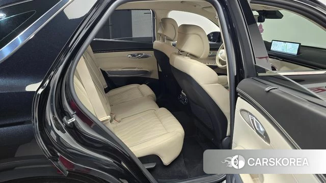 Genesis GV70 2021 Черный из Кореи, фото 2