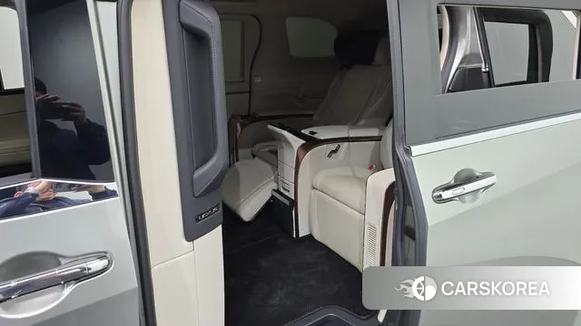 Lexus LM Second Generation 2024 Серый из Кореи, фото 2