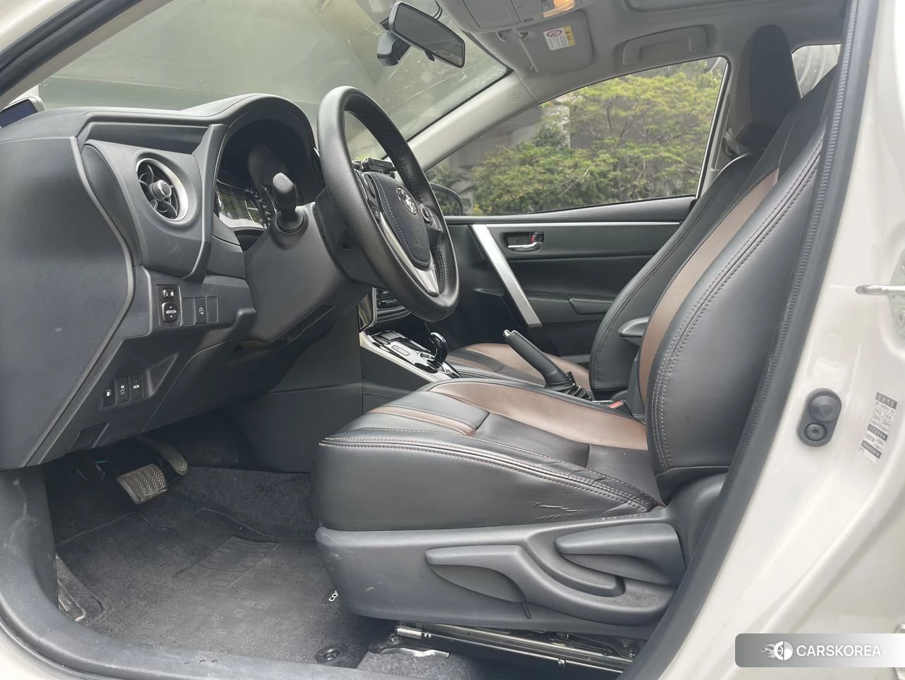 Toyota Corolla dual engine E+ 2019 Белый из Китая, фото 2