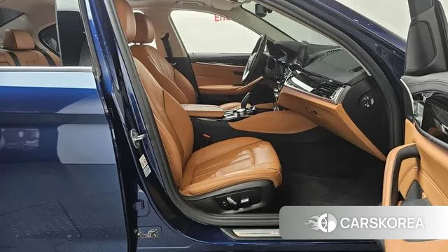 BMW 5 Series (G30) 2019 Синий из Кореи, фото 2