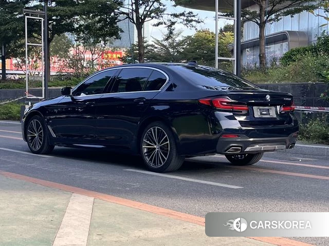 BMW 5 series 2021 Черный из Китая, фото 2