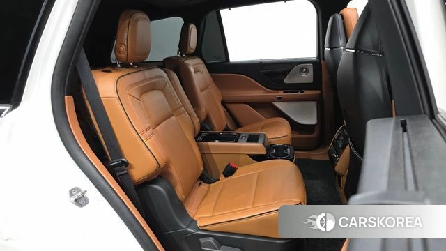 Lincoln Aviator 2nd generation 2020 Белый из Кореи, фото 2