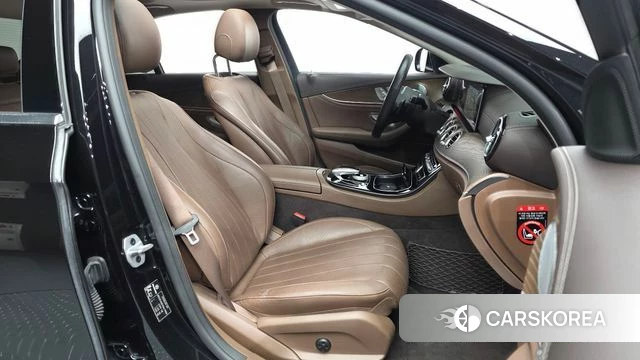 Mercedes-Benz E-Class W213 2019 Черный из Кореи, фото 2