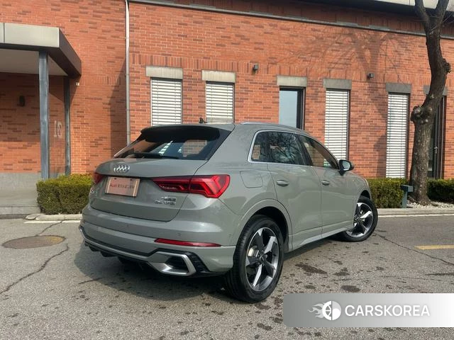 Audi Q3 2024 Темно-серый из Китая, фото 2