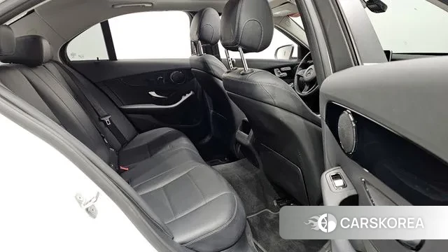 Mercedes-Benz C-Class W205 2018 Белый из Кореи, фото 2