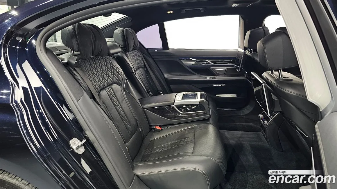 BMW 7 Series (G11) 2018 Черный из Кореи, фото 2