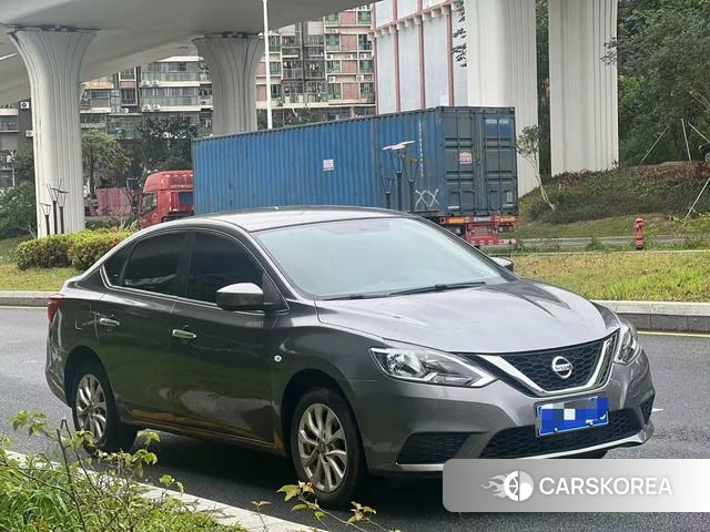 Nissan Xuan Yi 2023 Серебристо-серый из Китая, фото 2