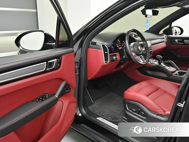 Porsche Cayenne (PO536) 2022 Черный из Кореи, фото 2