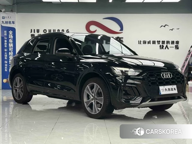 Audi Q5L 2021 Черный из Китая, фото 2