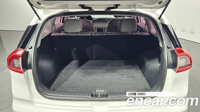 Kia Niro 2018 Белый из Кореи, фото 2