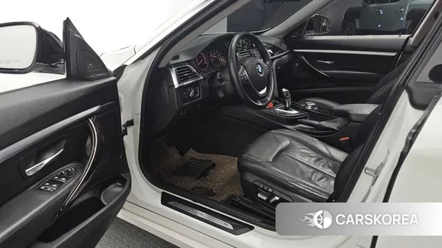 BMW 3 Series GT (F34) 2018 Белый из Кореи, фото 2