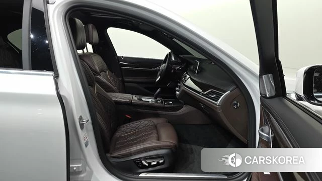 BMW 7 Series (G11) 2021 Белый из Кореи, фото 2