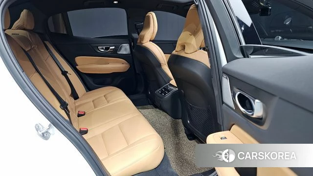 Volvo S60 3rd generation 2024 Белый из Кореи, фото 2