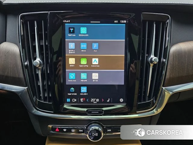 Volvo S90 2024 Черный из Кореи, фото 2