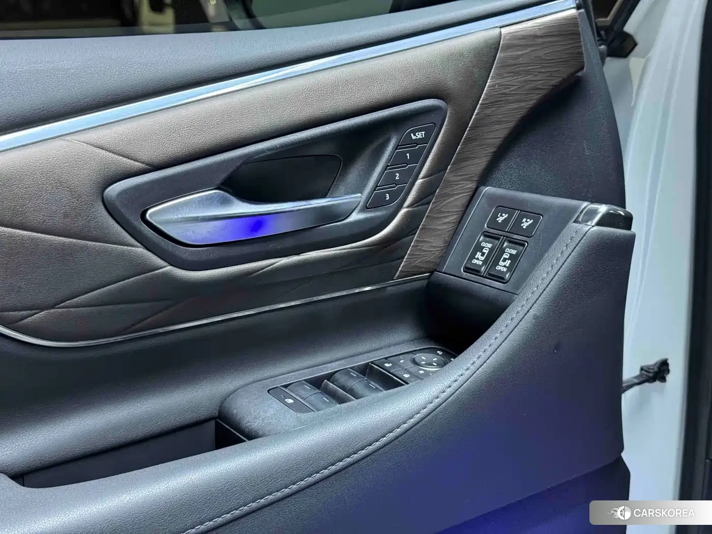 Toyota Vellfire 2024 Белый из Китая, фото 2