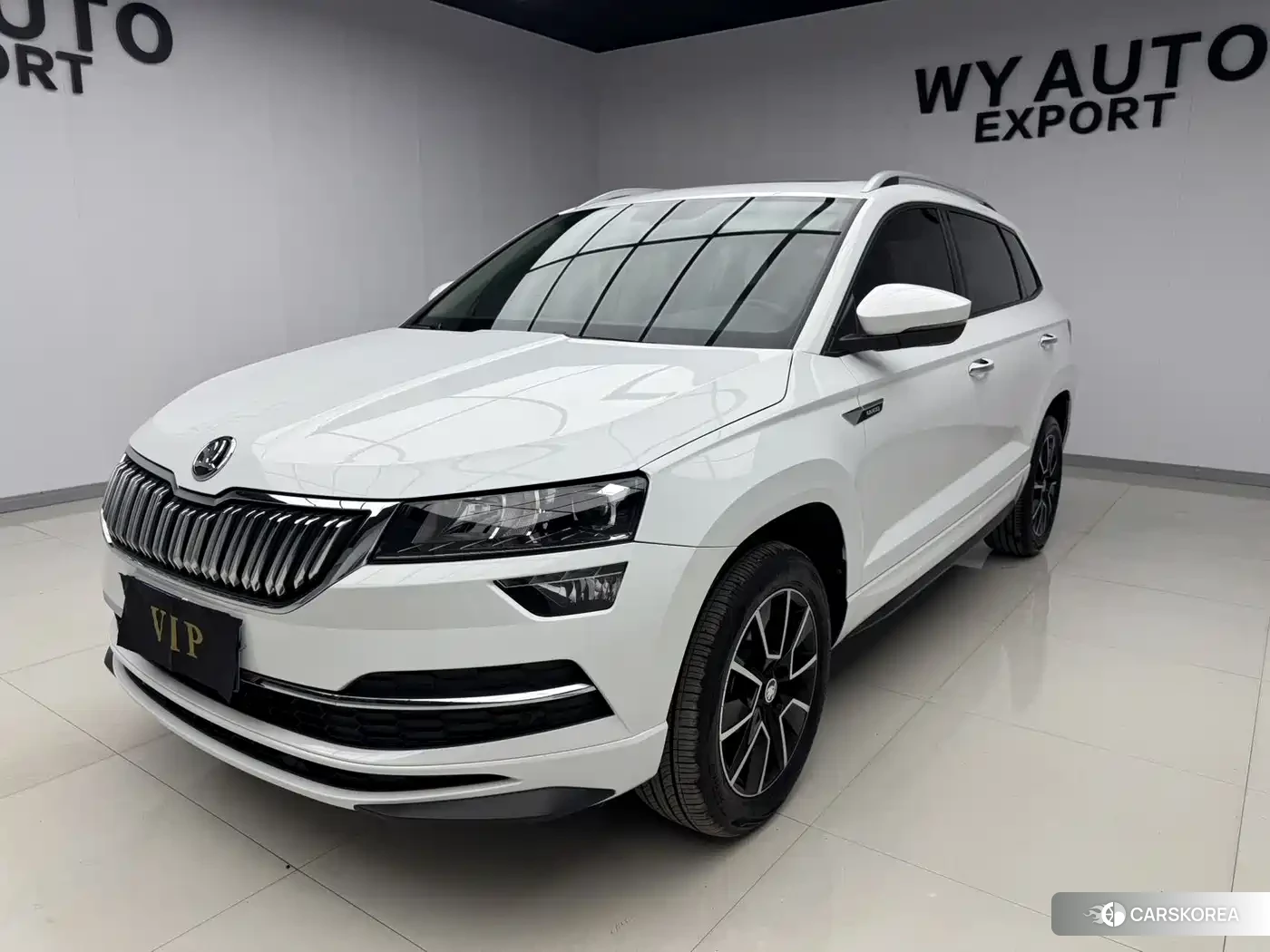 Skoda Karoq 2023 Белый из Китая, фото 2