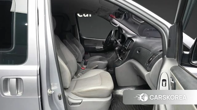 Hyundai The New Grand Starex 2019 Серебристо-серый из Кореи, фото 2