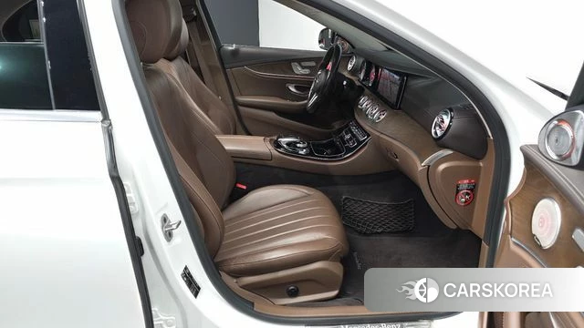 Mercedes-Benz E-Class W213 2019 Белый из Кореи, фото 2
