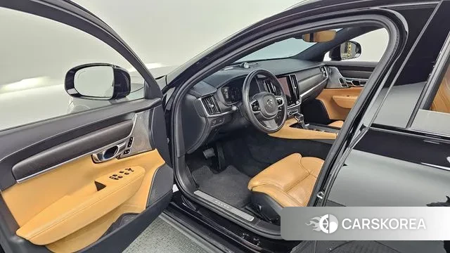 Volvo V90 Cross-Country 2020 Черный из Кореи, фото 2
