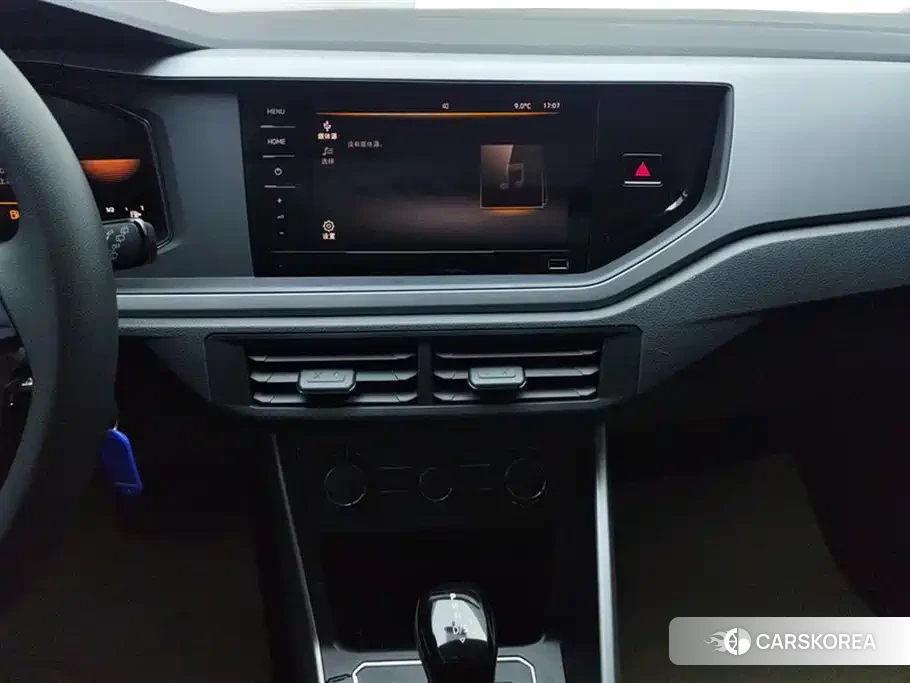 Volkswagen Polo 2023 Белый из Китая, фото 2
