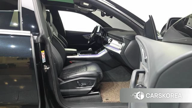 Audi Q8 (4M) 2022 Черный из Кореи, фото 2