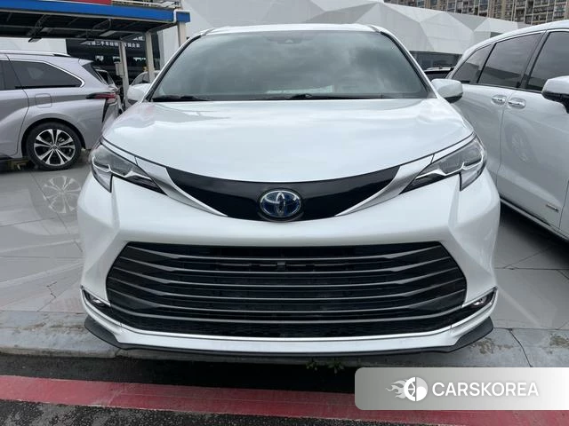 Toyota Sienna 2023 Белый из Китая, фото 2